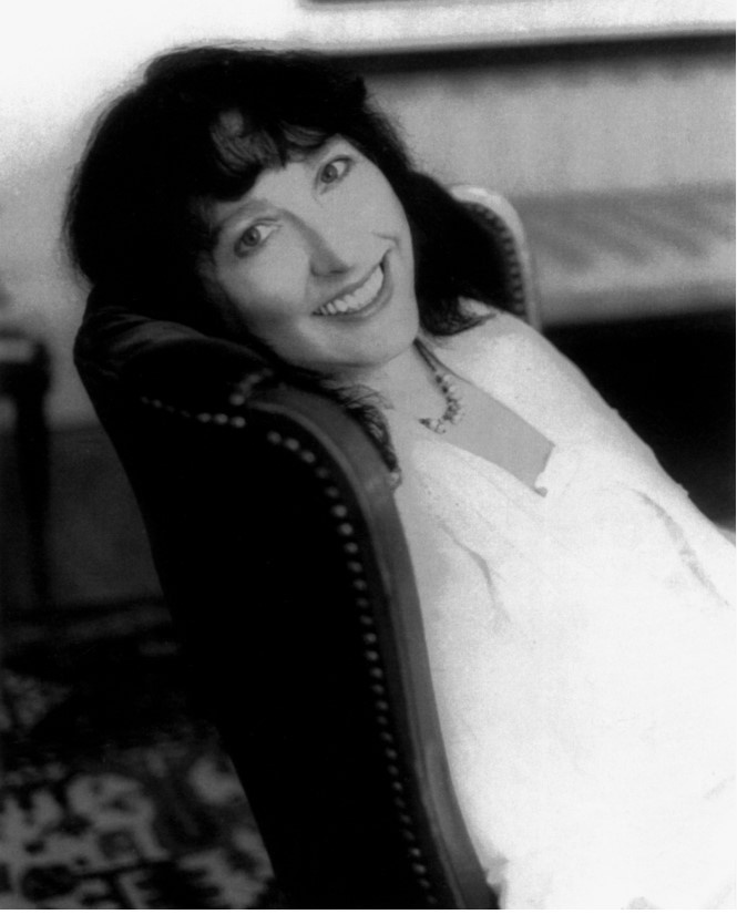 Лора Шейн Каннингем.