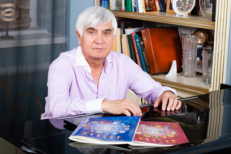    Рашид Калимуллин: «Я председатель правления союза композиторов России, должен много ездить по стране, воплощать новые проекты, а это требует времени».   
Фото предоставлено Рашидом Калимуллиным