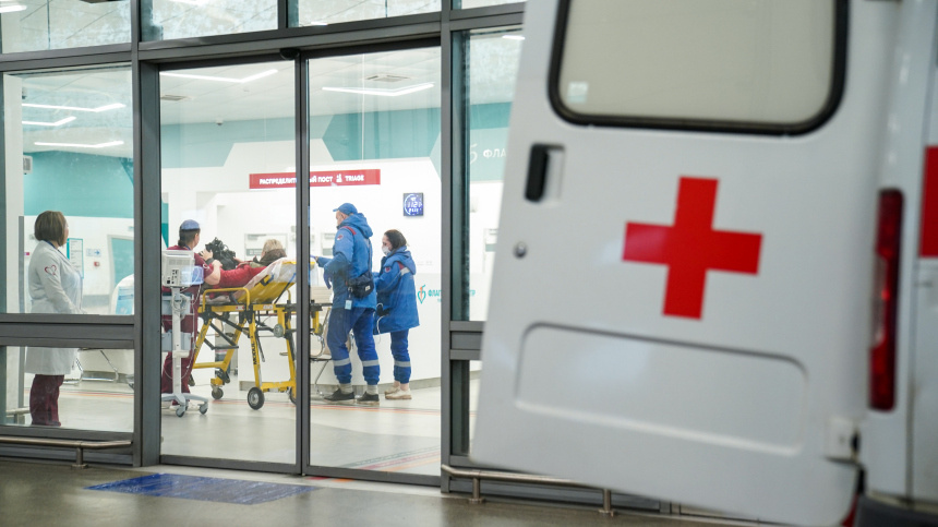    Фото: ИЗВЕСТИЯ/Сергей Лантюхов; Telegram/Официальный телеграм-канал Губернатора Белгородской области/vvgladkov; 5-tv.ru