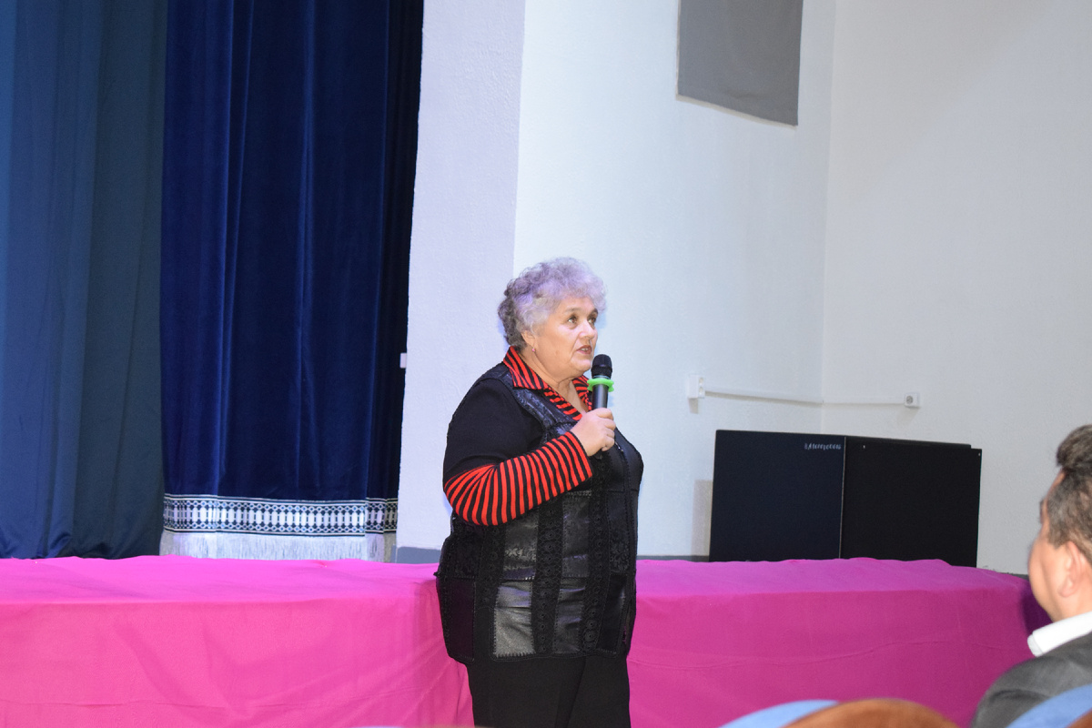 Лариса Норина - ведущая артистка творческого объединения "Тропою памяти"