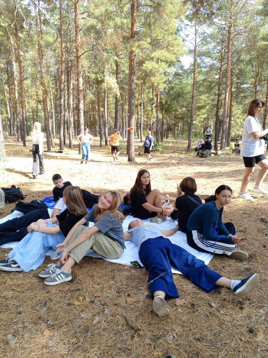 Сестра с классом на мероприятии по ориентированию