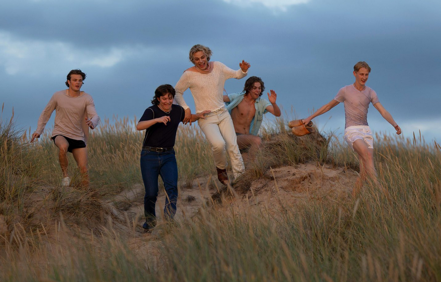 Листайте кадры.