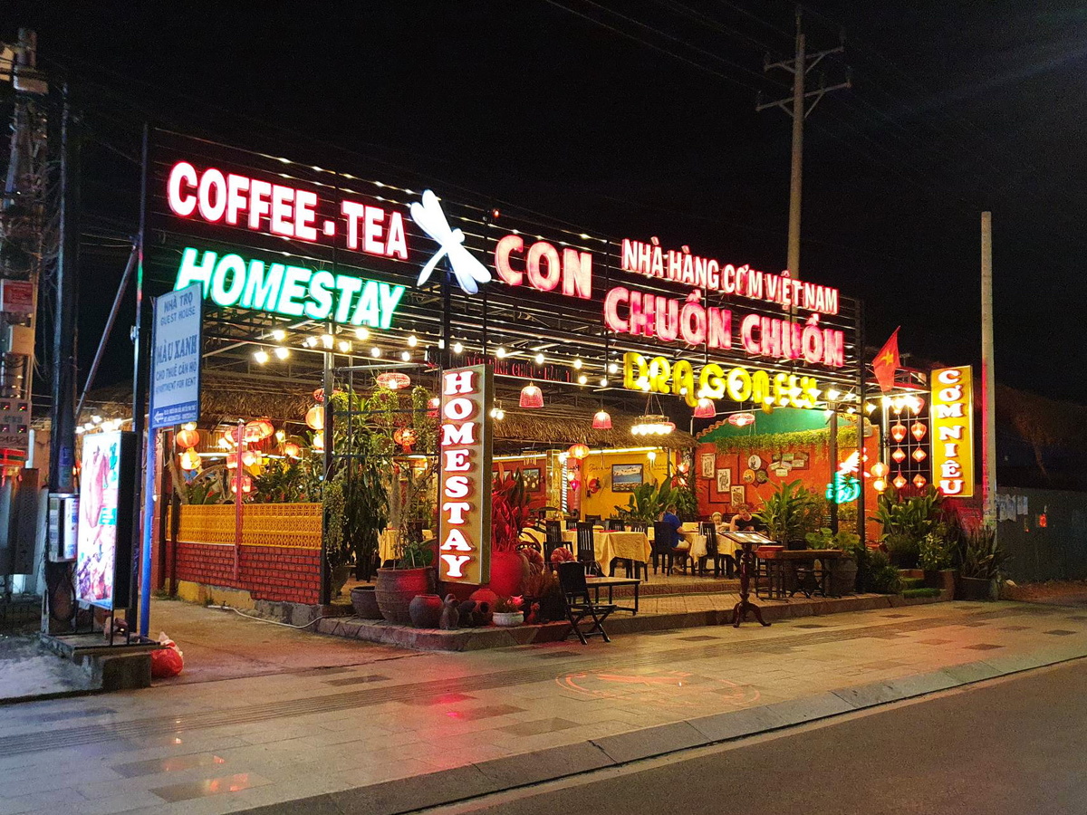 Вход в ресторан Dragonfly