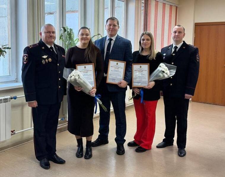     Сотрудники банка не дали пожилой красноярке отправить 5 миллионов рублей мошенникам