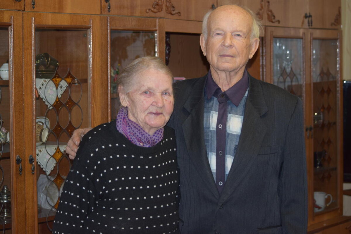    Раиса и Алексей Капорины до сих пор с особой теплотой вспоминают годы работы на родном сахарном заводе / фото Инны Сикорской