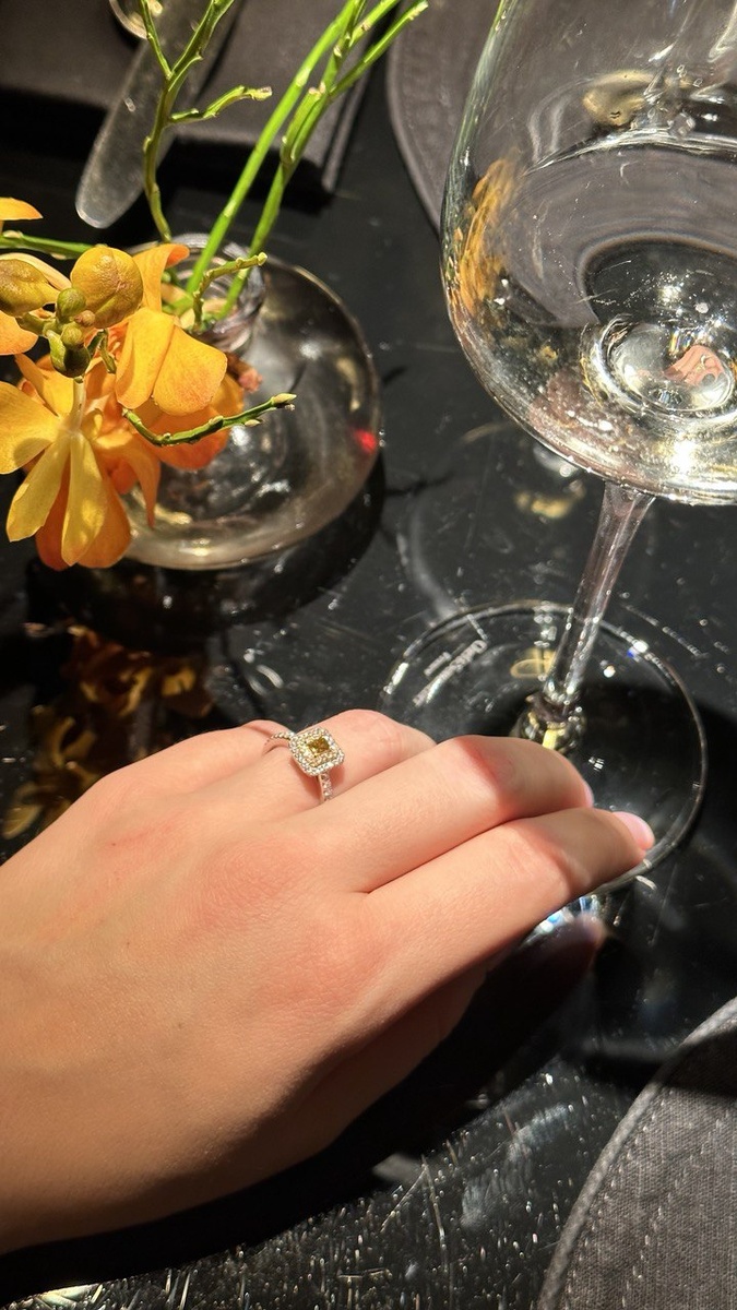 Комплимент в виде бокала просекко