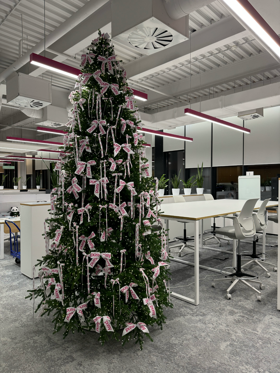 Выполнено декораторами Me Decor