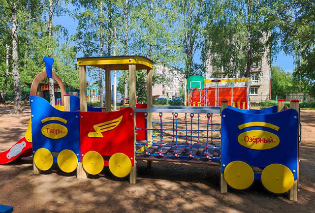 Новые игровые комплексы поставят в 49 детских садах Тверской области