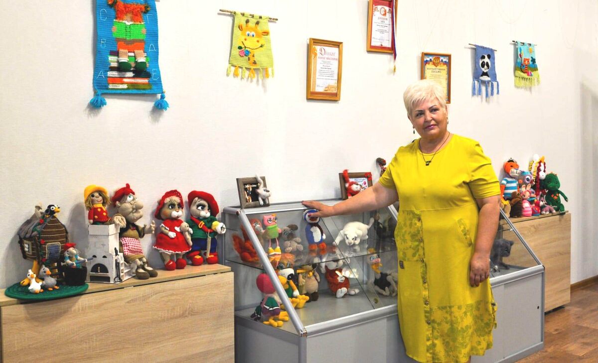 Персональная выставка работ Жанны Георгиевны Моисеевой в Суровикинском историко-краеведческом музее