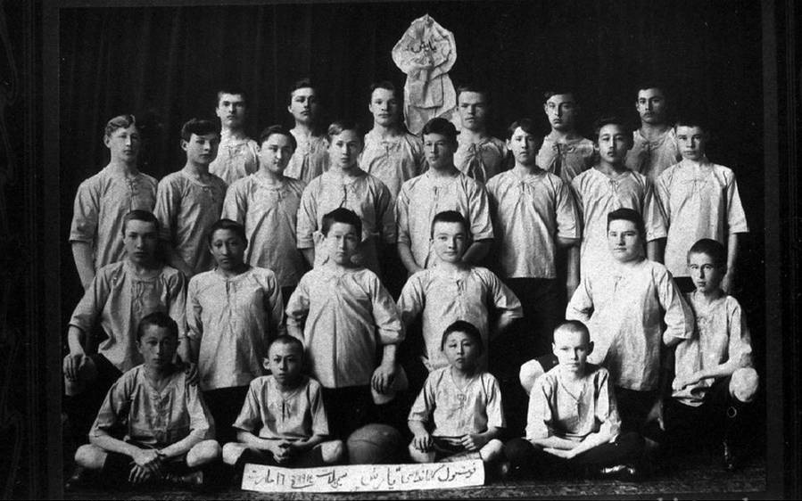 Юный Мухтар – футболист клуба «Арыш». 1914 г.