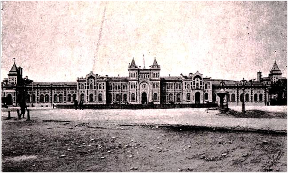 Вокзал Рязано-Уральской ж.дороги - Саратов : изд. типо-лит. П.С. Феокритова, 1902. Снимок был сделан между 1900-1902 годами. Фото из интернета.