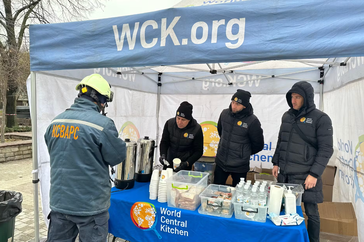 Кирилл, Максим и Виталий из «World Central Kitchen» © Lukas Moser