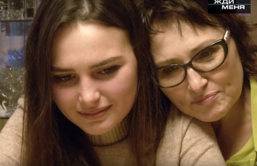 Вера и Ольга встретились спустя почти 24 года. Кадр из сюжета "Жди меня"