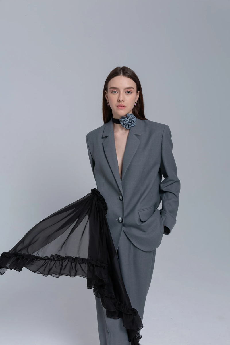 Жакет - 25 000 Брюки - 15 800