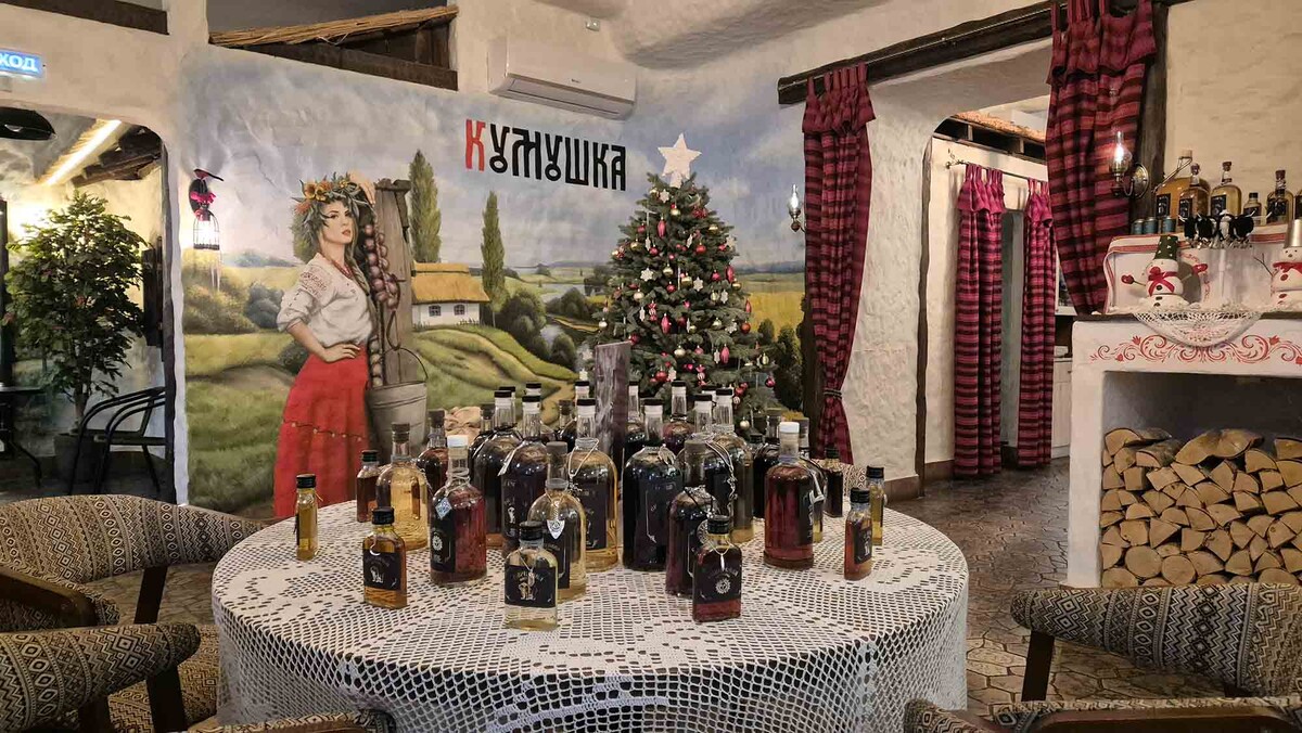 Ресторан "Кумушка" располагается в историчекском центре Ярославля в двух шагах от музея-заповедника