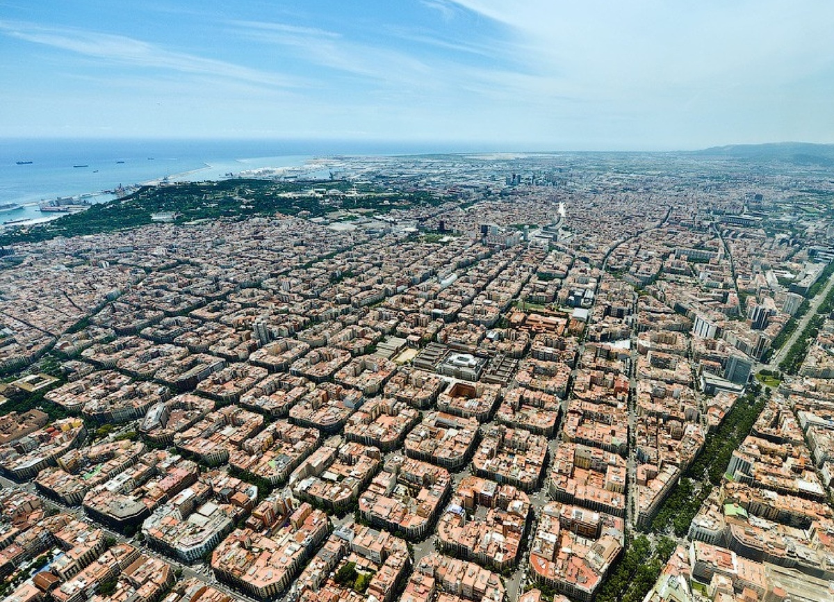 Ильдефонсо Серда. Реконструкция Барселоны, середина 19 века, район Эшампле