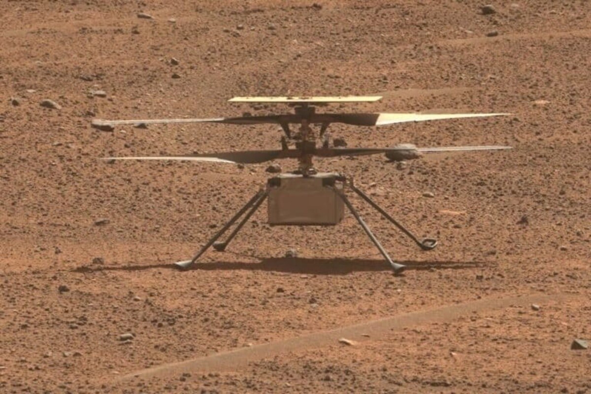 Вертолет Ingenuity в объективе камеры Mastcam-Z марсохода Perseverance / © NASA / JPL-Caltech