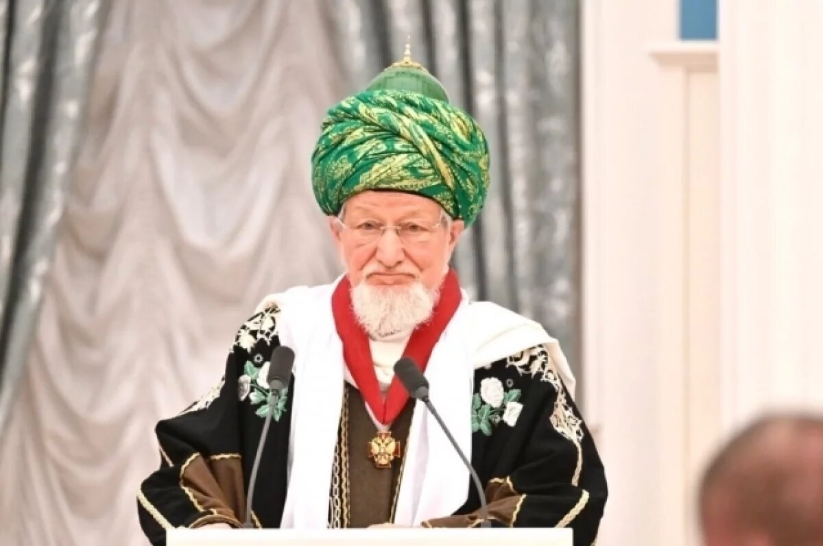    Владимир Путин наградил Верховного муфтия Талгата Таджуддина орденом