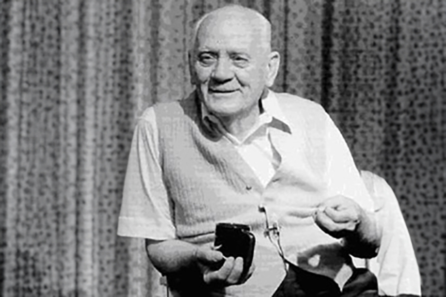 Роберт Монро изучал изменённые состояния сознания.