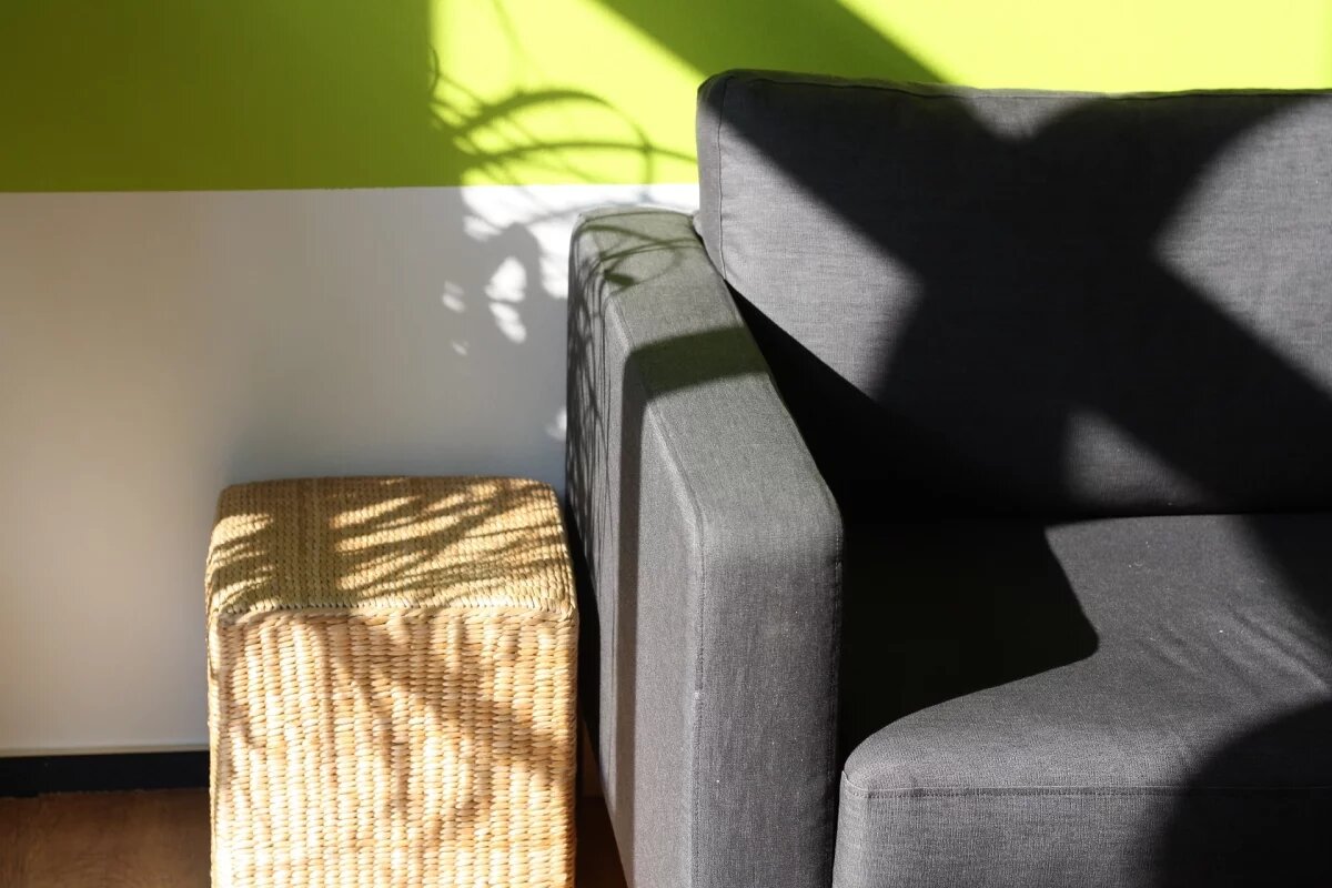    Житель Опочки на несколько дней застрял в диване