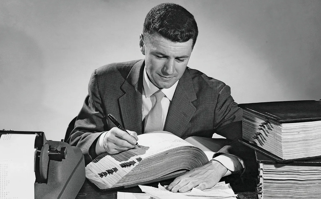 Бухгалтер мучина. Источник Яндекс картинки