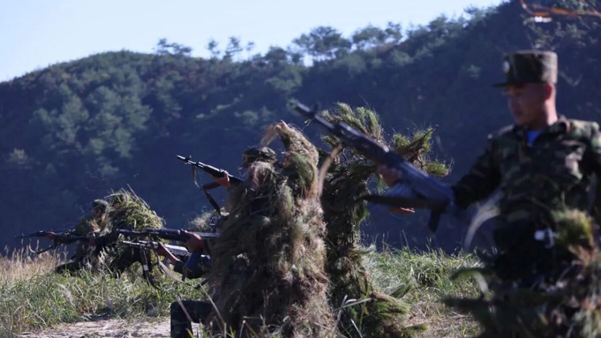    Солдаты КНДР.