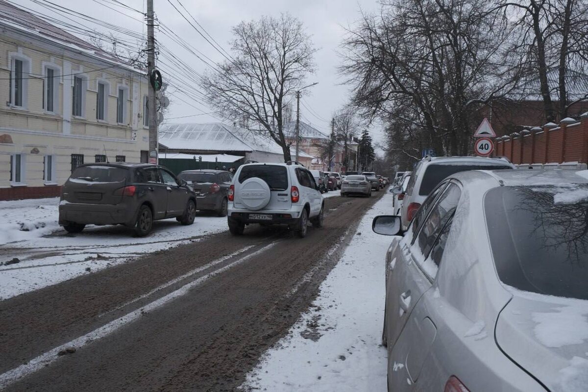    Врио губернатора Курской области раскритиковал Администрацию Курска из-за нечищеных дорог
