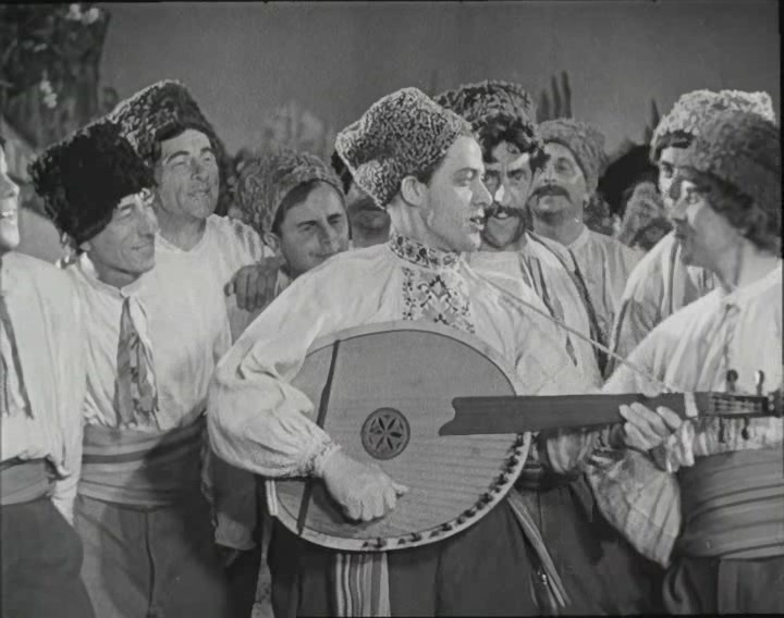 С.Я.Лемешев в партии Левко (к/ф «Музыкальная история»)