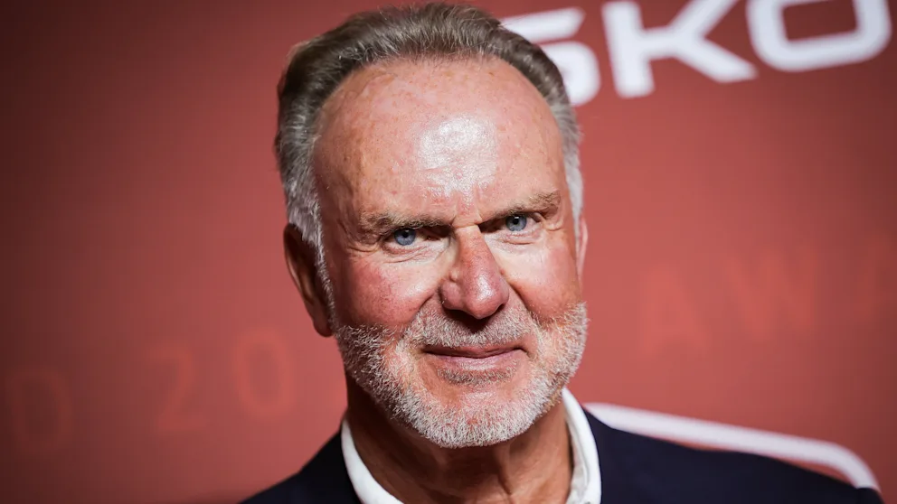 Карл-Хайнц Румменигге - немецкий футболист, нападающий.