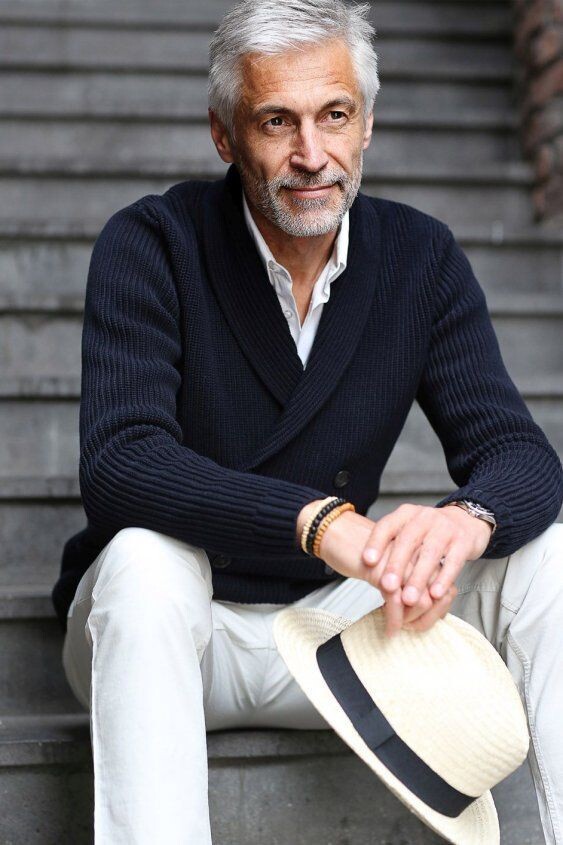 Пример мужского образа с использованием трикотажных вещей, для мужчин после 60 лет