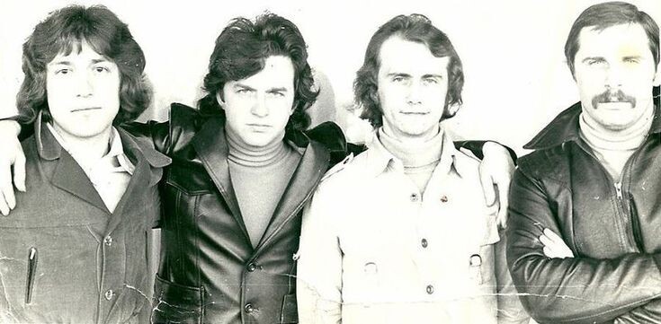 Группа "Карнавал". В. Кузьмин -1-ый слева, А. Барыкин -2-й слева. Фото из свободного доступа