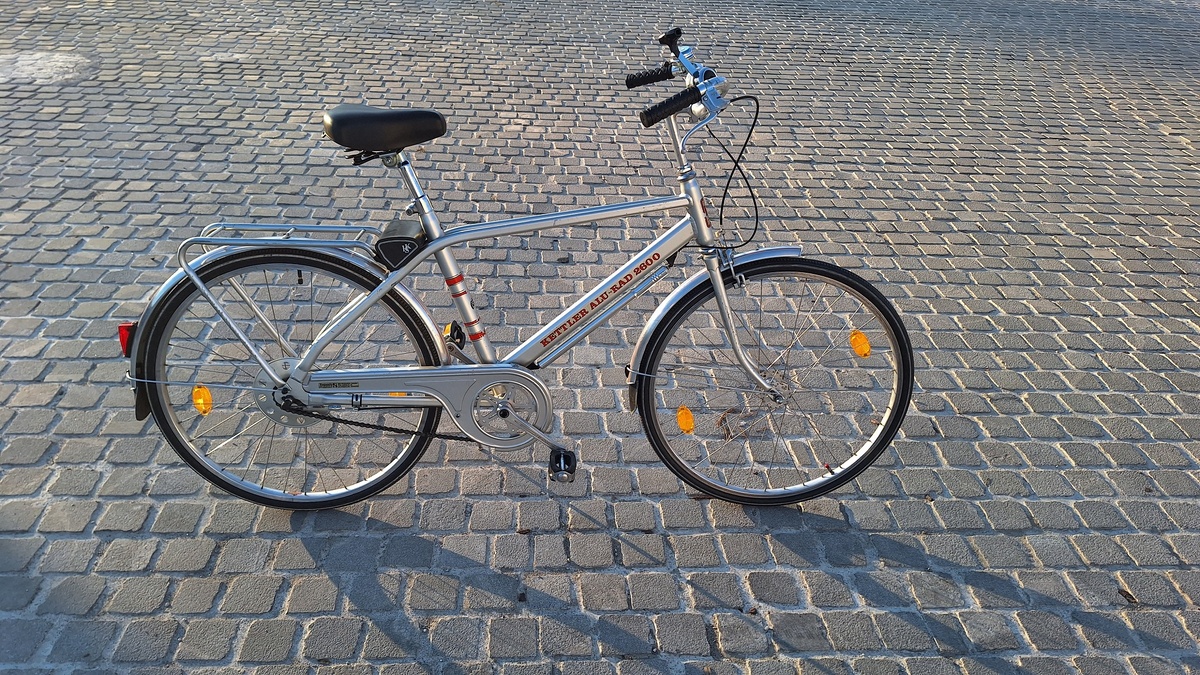 Полностью алюминиевые  серийные байки полвека назад — это занятно. Но как они выглядели вживую,  главное, как они ехали — вот это по-настоящему интересно. 