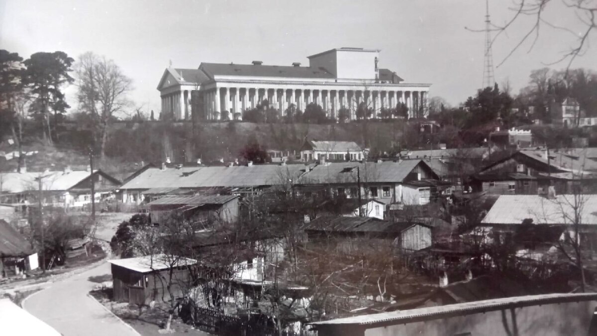 Место в Сочи, где построят гостиницу "Жемчужина". Фото с сайта pastvu.com