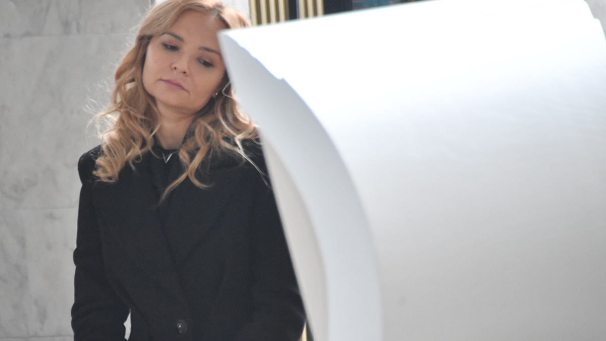 Вдова Владимира Левкина Марина на церемонии прощания с ним. Фото: Global Look Press