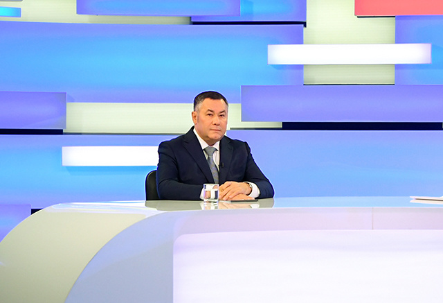 Для районных и сельских школ Тверской области закупят 6 тракторов и 10 машин