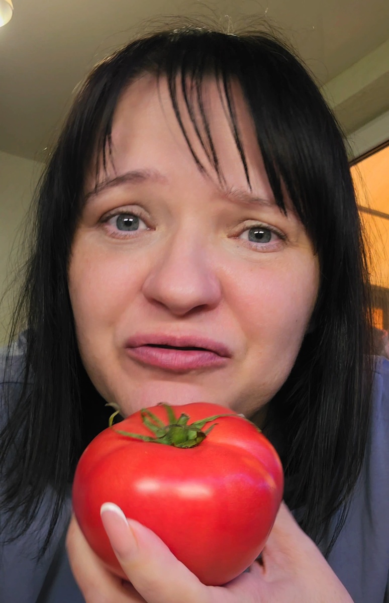 "Пластиковый" помидор 