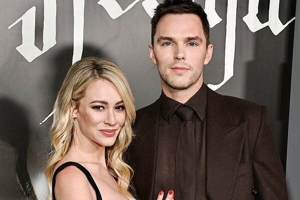     Николас Холт и Брайана Холли впервые вышли в свет за 7 лет отношений