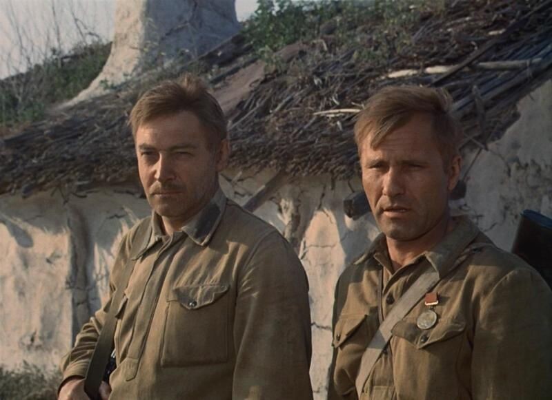 Кадр из эпопеи Бондарчука с Тихоновым и Шукшиным