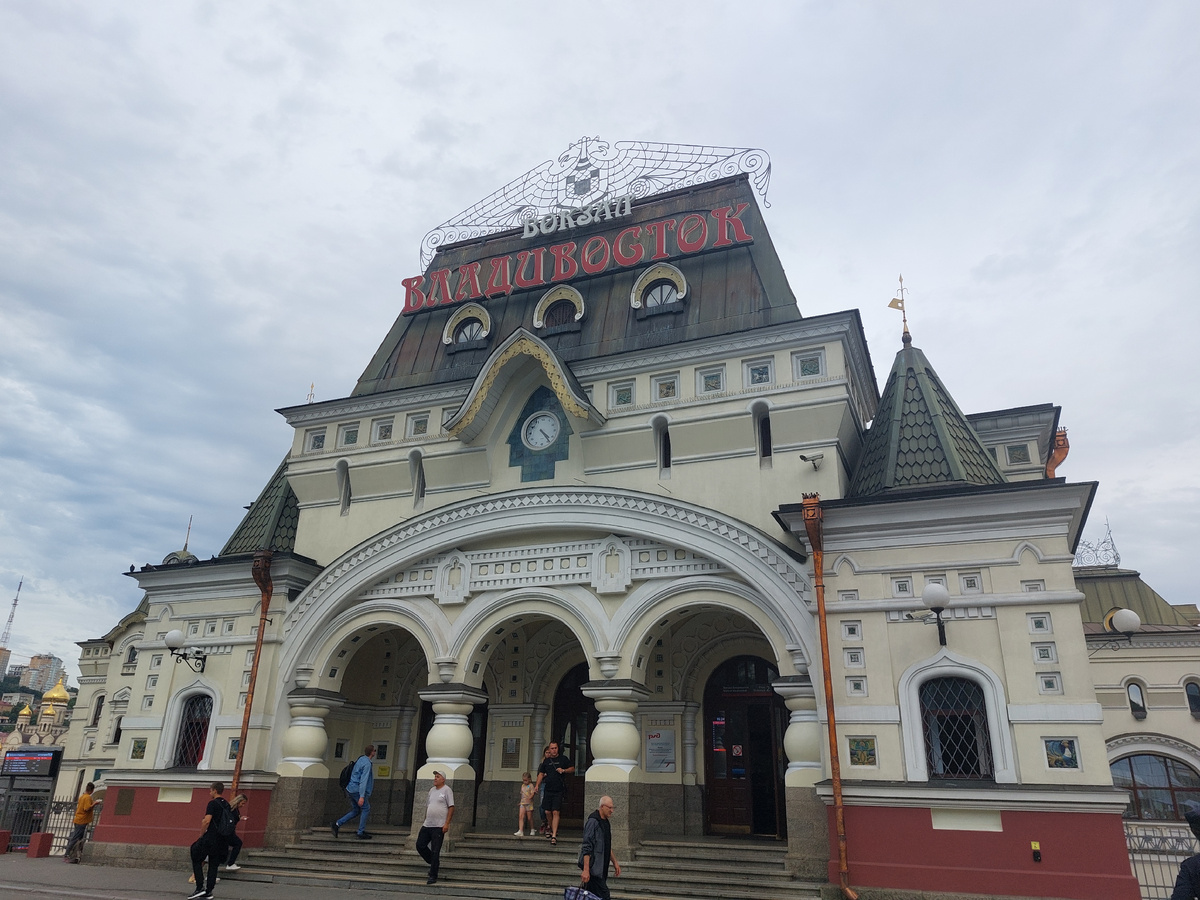 Наверное самый-самый ж/д вокзал России. Ну, или один из числа наиболее красивых 