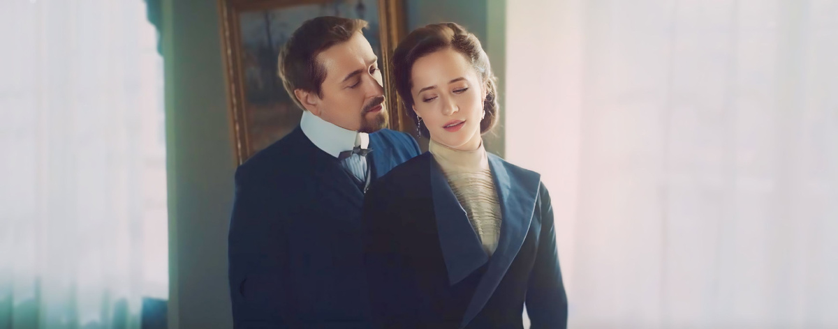 Кадр из сериала С. Безруков в роли Федора (Николая) Плевако и О. Лерман в роли Марии Демидовой