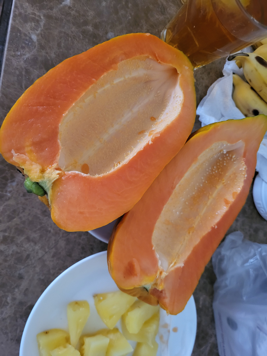 Папайя бывает даже безкосточек