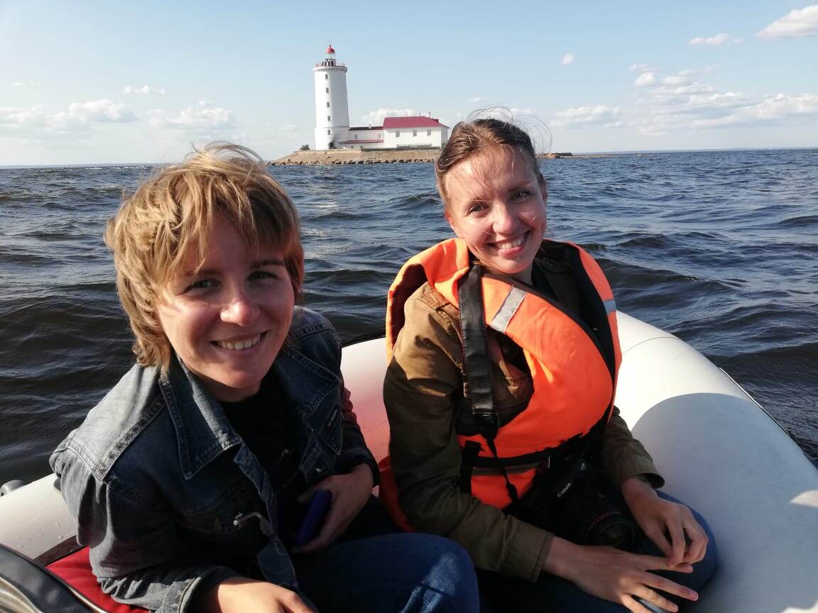 Ксения Зайцева и Ольга Николаева. Фото: Маяки и Ося / ВКонтакте 