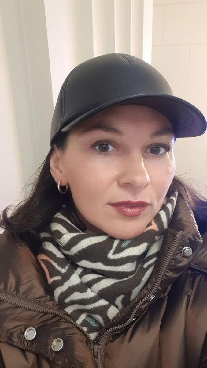 Привет! Меня зовут Екатерина, добро пожаловать на мой канал о красоте и стиле🌸