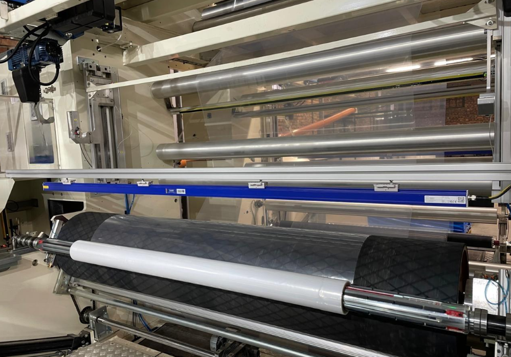 Установка антистатических планок на экструзионную линию: ваш путь к безопасному производству