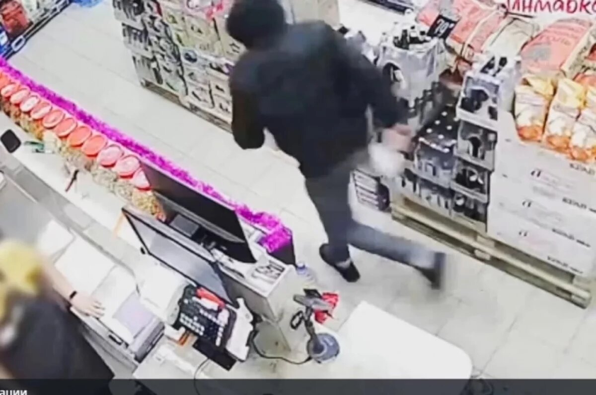    В Тюмени два приятеля разбойно напали на магазин