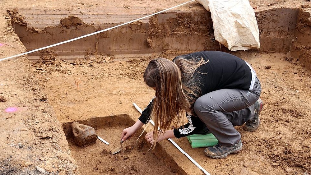    Амулет нашли в могиле на территории бывшего римского города Нида (современный район Праунхайм). / Фото: hessenschau.de
