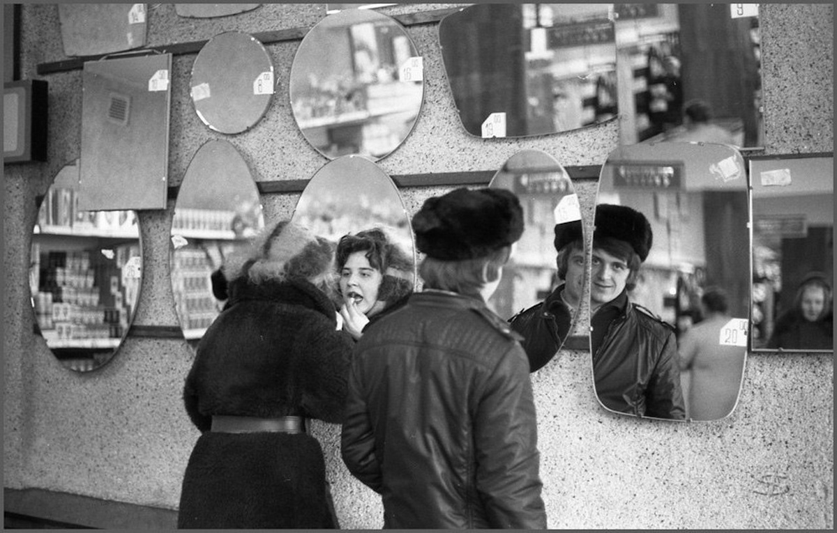 В советском магазине. 1980-е годы.