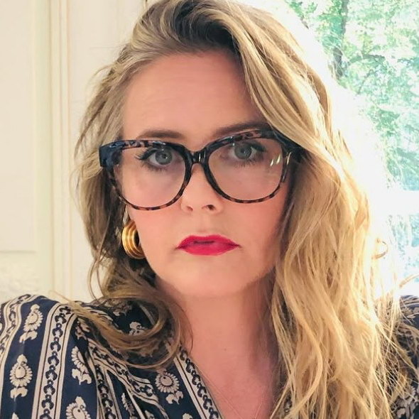     Алисия Сильверстоун и Оливер Хадсон снимутся в рождественской комедии