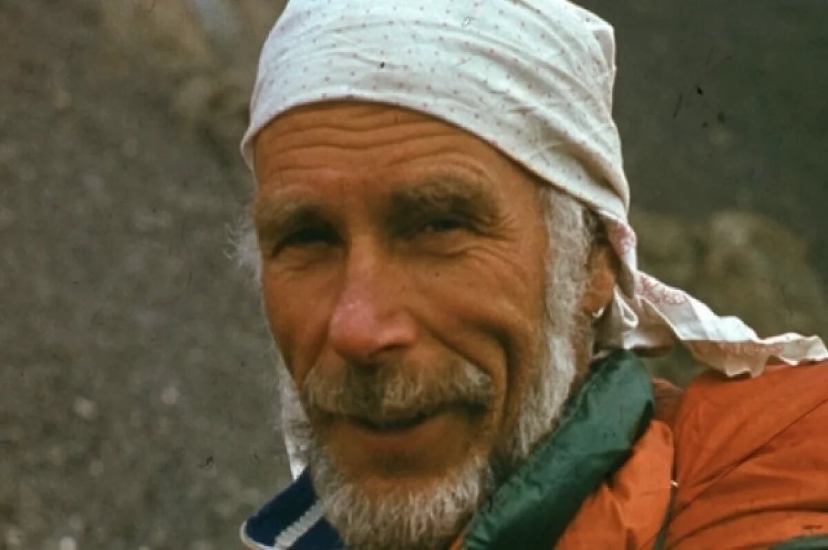    На 92 году жизни умер самый возрастной альпинист РФ Валентин Божуков