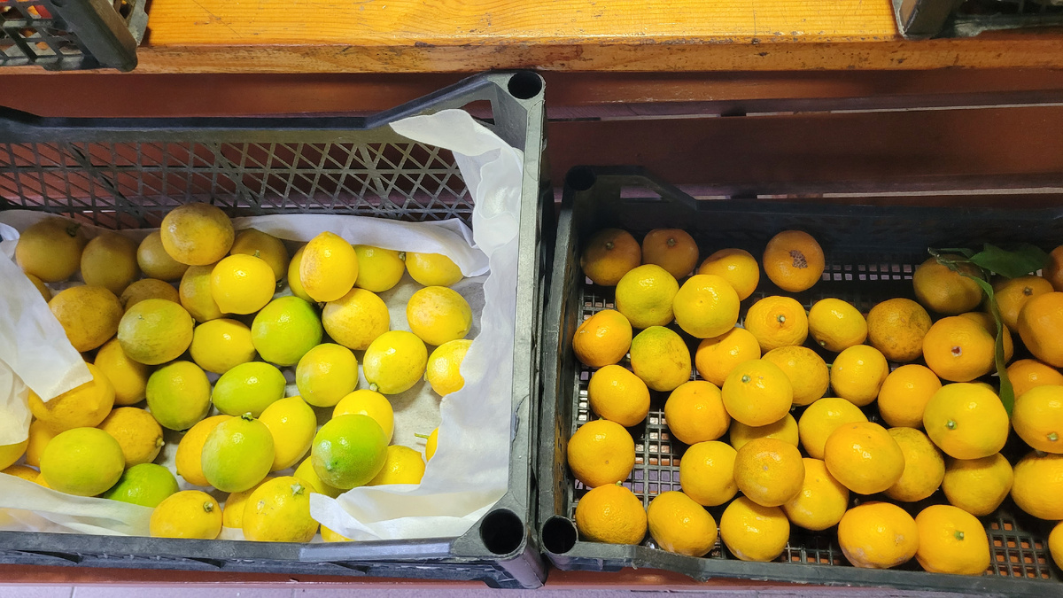 Лимоны и мандарины